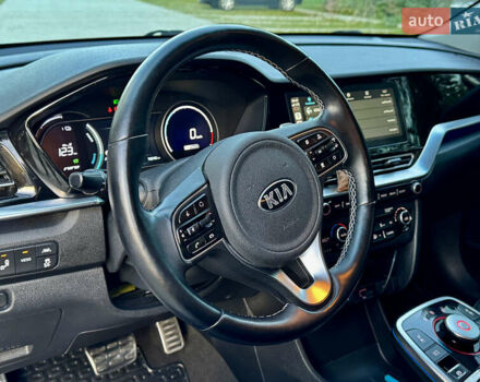 Киа Niro 2020 в Самборе на Automoto.ua Черный Киа Niro, объемом двигателя 0 л и пробегом 78 тыс. км за 21499 $, фото 36 на Automoto.ua