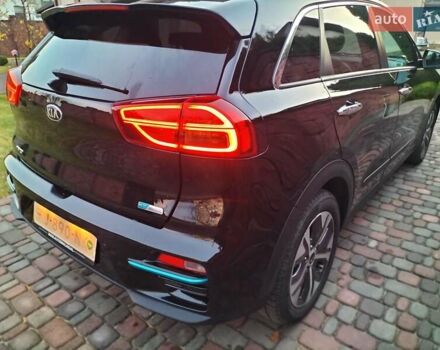 Чорний Кіа Niro, об'ємом двигуна 0 л та пробігом 136 тис. км за 18999 $, фото 16 на Automoto.ua