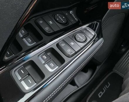 Чорний Кіа Niro, об'ємом двигуна 0 л та пробігом 96 тис. км за 20600 $, фото 33 на Automoto.ua