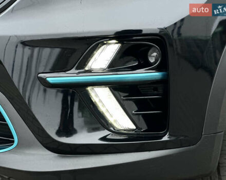 Чорний Кіа Niro, об'ємом двигуна 0 л та пробігом 130 тис. км за 18300 $, фото 24 на Automoto.ua