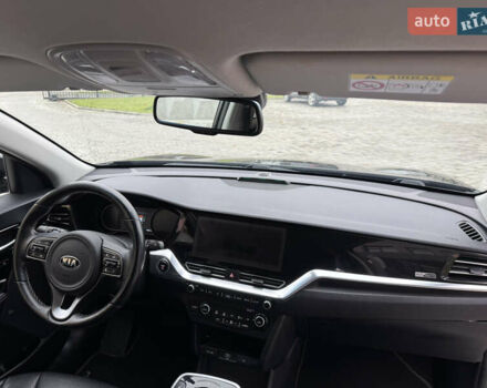 Чорний Кіа Niro, об'ємом двигуна 0 л та пробігом 109 тис. км за 17499 $, фото 33 на Automoto.ua