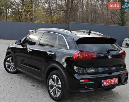 Чорний Кіа Niro, об'ємом двигуна 0 л та пробігом 115 тис. км за 20700 $, фото 13 на Automoto.ua