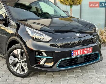 Черный Киа Niro, объемом двигателя 0 л и пробегом 110 тыс. км за 17999 $, фото 7 на Automoto.ua
