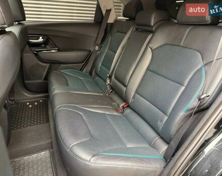 Чорний Кіа Niro, об'ємом двигуна 0 л та пробігом 89 тис. км за 22990 $, фото 11 на Automoto.ua