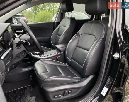 Чорний Кіа Niro, об'ємом двигуна 0 л та пробігом 131 тис. км за 21500 $, фото 23 на Automoto.ua
