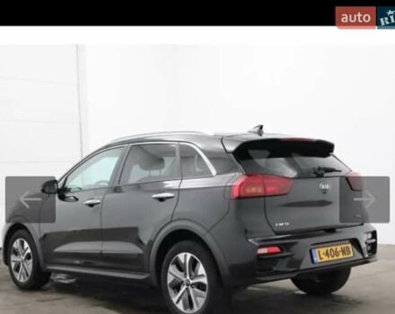 Чорний Кіа Niro, об'ємом двигуна 0 л та пробігом 65 тис. км за 16499 $, фото 2 на Automoto.ua