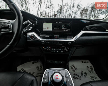 Черный Киа Niro, объемом двигателя 0 л и пробегом 114 тыс. км за 21900 $, фото 10 на Automoto.ua