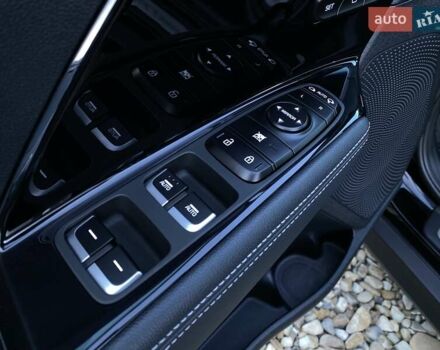 Черный Киа Niro, объемом двигателя 0 л и пробегом 93 тыс. км за 22700 $, фото 24 на Automoto.ua