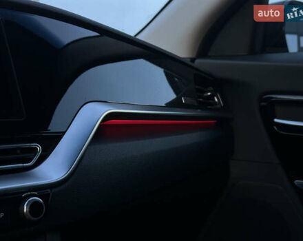 Чорний Кіа Niro, об'ємом двигуна 0 л та пробігом 98 тис. км за 19400 $, фото 45 на Automoto.ua