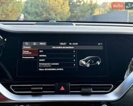 Черный Киа Niro, объемом двигателя 0 л и пробегом 50 тыс. км за 23499 $, фото 86 на Automoto.ua