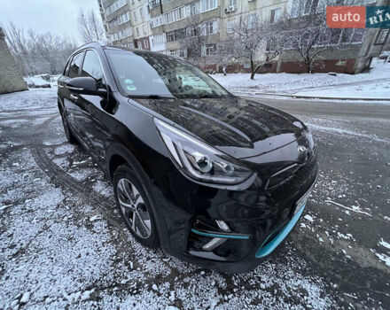 Черный Киа Niro, объемом двигателя 0 л и пробегом 147 тыс. км за 20800 $, фото 2 на Automoto.ua