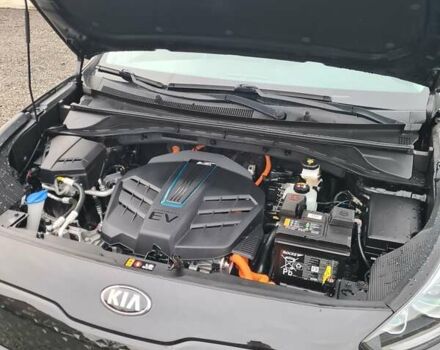 Черный Киа Niro, объемом двигателя 0 л и пробегом 114 тыс. км за 19999 $, фото 11 на Automoto.ua