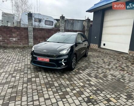 Чорний Кіа Niro, об'ємом двигуна 0 л та пробігом 104 тис. км за 20923 $, фото 3 на Automoto.ua