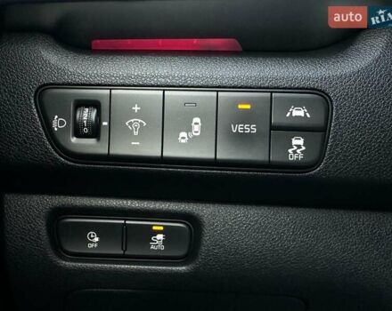 Чорний Кіа Niro, об'ємом двигуна 0 л та пробігом 68 тис. км за 24200 $, фото 7 на Automoto.ua