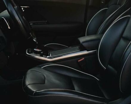 Чорний Кіа Niro, об'ємом двигуна 0 л та пробігом 112 тис. км за 19850 $, фото 35 на Automoto.ua