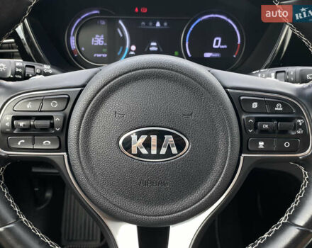 Чорний Кіа Niro, об'ємом двигуна 0 л та пробігом 64 тис. км за 23700 $, фото 46 на Automoto.ua