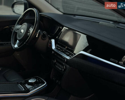 Черный Киа Niro, объемом двигателя 0 л и пробегом 142 тыс. км за 18900 $, фото 62 на Automoto.ua