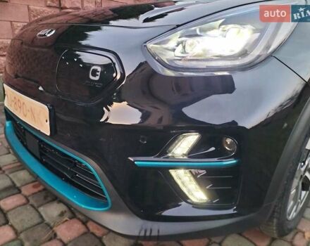 Чорний Кіа Niro, об'ємом двигуна 0 л та пробігом 136 тис. км за 18999 $, фото 17 на Automoto.ua