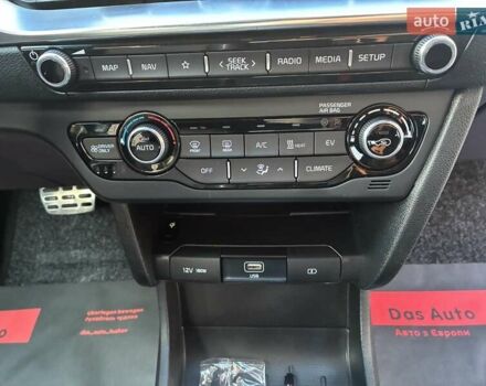 Черный Киа Niro, объемом двигателя 0 л и пробегом 105 тыс. км за 20500 $, фото 70 на Automoto.ua