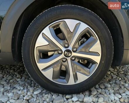 Черный Киа Niro, объемом двигателя 0 л и пробегом 75 тыс. км за 21700 $, фото 19 на Automoto.ua