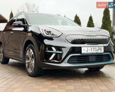 Чорний Кіа Niro, об'ємом двигуна 0 л та пробігом 89 тис. км за 20799 $, фото 6 на Automoto.ua