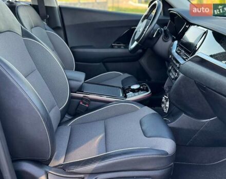 Чорний Кіа Niro, об'ємом двигуна 0 л та пробігом 91 тис. км за 18800 $, фото 21 на Automoto.ua