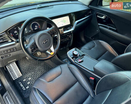 Киа Niro 2020 в Самборе на Automoto.ua Черный Киа Niro, объемом двигателя 0 л и пробегом 78 тыс. км за 21499 $, фото 61 на Automoto.ua