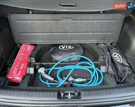 Черный Киа Niro, объемом двигателя 0 л и пробегом 105 тыс. км за 20500 $, фото 47 на Automoto.ua