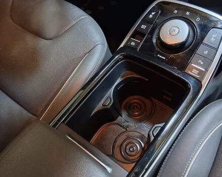 Чорний Кіа Niro, об'ємом двигуна 0 л та пробігом 143 тис. км за 17800 $, фото 2 на Automoto.ua