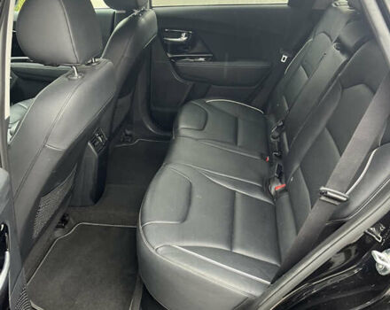 Чорний Кіа Niro, об'ємом двигуна 0 л та пробігом 81 тис. км за 19999 $, фото 17 на Automoto.ua