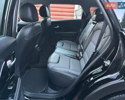 Чорний Кіа Niro, об'ємом двигуна 0 л та пробігом 126 тис. км за 19500 $, фото 32 на Automoto.ua