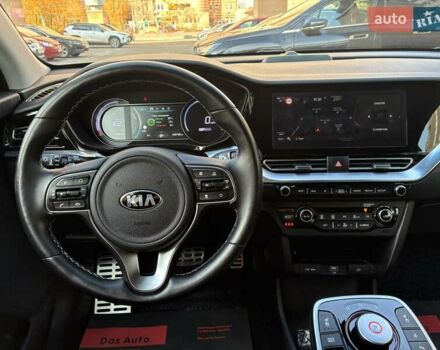 Черный Киа Niro, объемом двигателя 0 л и пробегом 105 тыс. км за 20500 $, фото 87 на Automoto.ua
