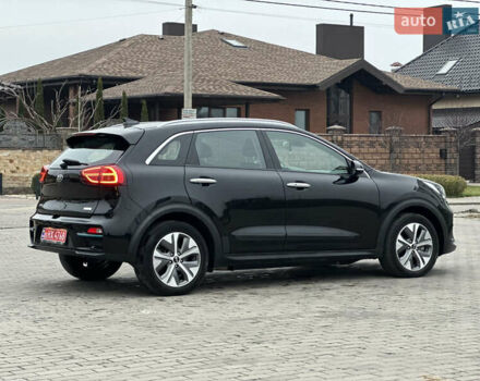 Чорний Кіа Niro, об'ємом двигуна 0 л та пробігом 130 тис. км за 18300 $, фото 7 на Automoto.ua