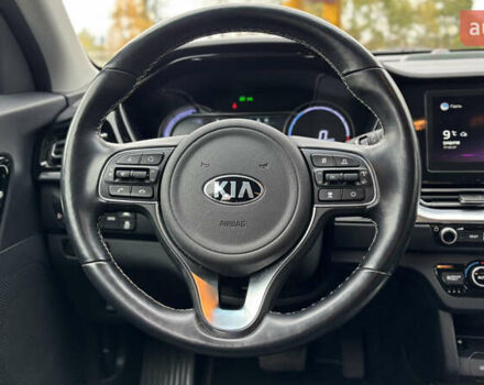 Чорний Кіа Niro, об'ємом двигуна 0 л та пробігом 110 тис. км за 19500 $, фото 56 на Automoto.ua