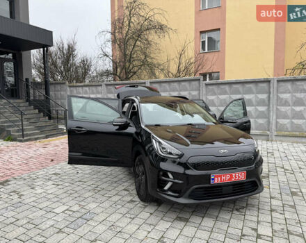 Чорний Кіа Niro, об'ємом двигуна 0 л та пробігом 109 тис. км за 17499 $, фото 22 на Automoto.ua