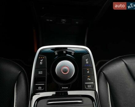 Чорний Кіа Niro, об'ємом двигуна 0 л та пробігом 107 тис. км за 22400 $, фото 44 на Automoto.ua
