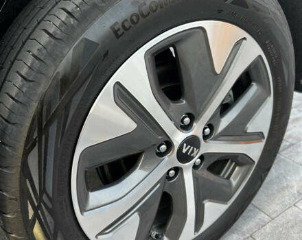 Чорний Кіа Niro, об'ємом двигуна 0 л та пробігом 65 тис. км за 16499 $, фото 24 на Automoto.ua