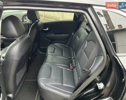 Черный Киа Niro, объемом двигателя 0 л и пробегом 104 тыс. км за 17550 $, фото 7 на Automoto.ua