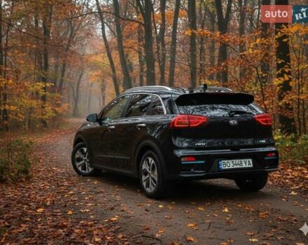 Чорний Кіа Niro, об'ємом двигуна 0 л та пробігом 112 тис. км за 19850 $, фото 14 на Automoto.ua
