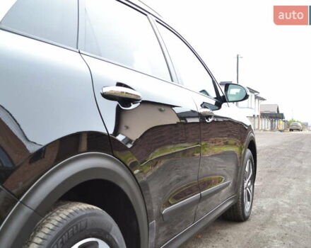 Чорний Кіа Niro, об'ємом двигуна 0 л та пробігом 169 тис. км за 18450 $, фото 27 на Automoto.ua