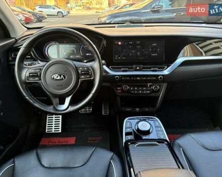 Черный Киа Niro, объемом двигателя 0 л и пробегом 105 тыс. км за 20500 $, фото 88 на Automoto.ua