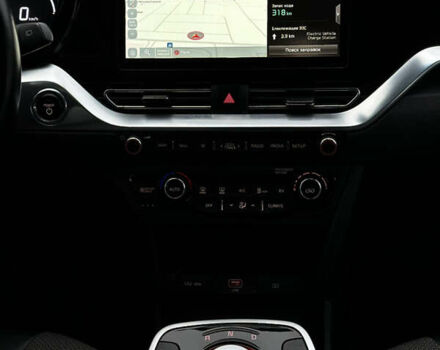 Чорний Кіа Niro, об'ємом двигуна 0 л та пробігом 130 тис. км за 18300 $, фото 49 на Automoto.ua