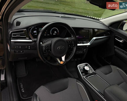 Киа Niro 2020 в Тернополе на Automoto.ua Черный Киа Niro, объемом двигателя 0 л и пробегом 92 тыс. км за 19899 $, фото 30 на Automoto.ua