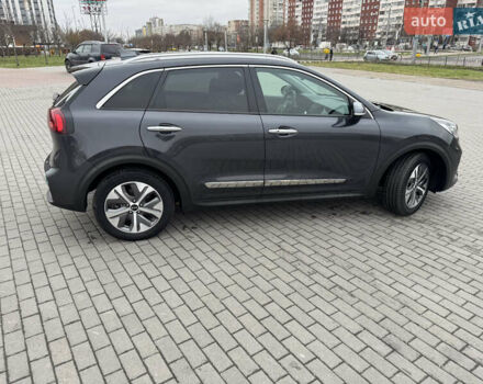 Чорний Кіа Niro, об'ємом двигуна 0 л та пробігом 146 тис. км за 17100 $, фото 2 на Automoto.ua