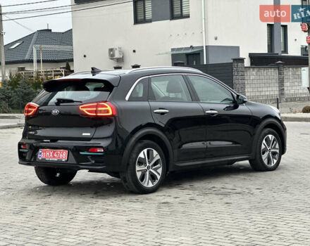 Чорний Кіа Niro, об'ємом двигуна 0 л та пробігом 130 тис. км за 18300 $, фото 8 на Automoto.ua