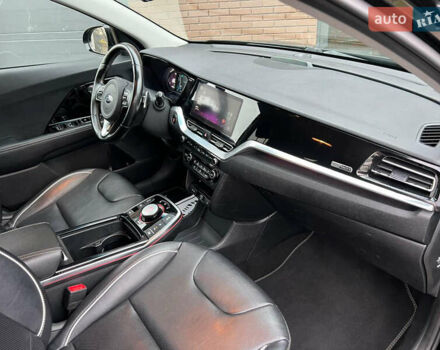 Черный Киа Niro, объемом двигателя 0 л и пробегом 140 тыс. км за 21500 $, фото 23 на Automoto.ua