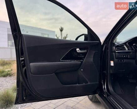 Черный Киа Niro, объемом двигателя 0 л и пробегом 103 тыс. км за 20700 $, фото 13 на Automoto.ua