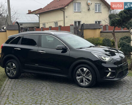 Черный Киа Niro, объемом двигателя 0 л и пробегом 111 тыс. км за 19300 $, фото 2 на Automoto.ua