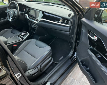 Чорний Кіа Niro, об'ємом двигуна 0 л та пробігом 65 тис. км за 16499 $, фото 32 на Automoto.ua