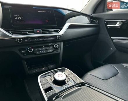 Чорний Кіа Niro, об'ємом двигуна 0 л та пробігом 148 тис. км за 18700 $, фото 15 на Automoto.ua